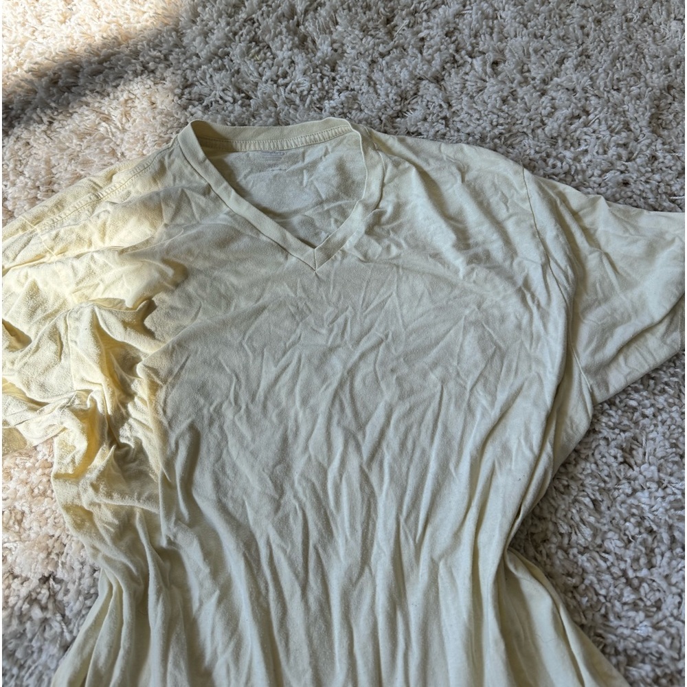 Soft yellow Old Navy simple casual womens flowy spring t shirt. Size XL